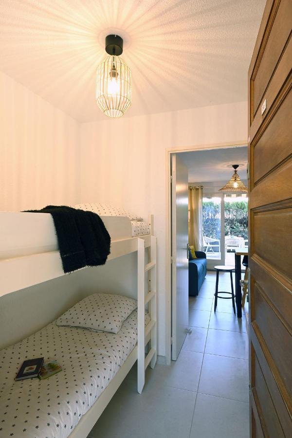 Charmant Studio 2A4 Pers Avec Jardin Et Place De Parking Situe A 5 Min A Pied De La Mer Бандоль Экстерьер фото
