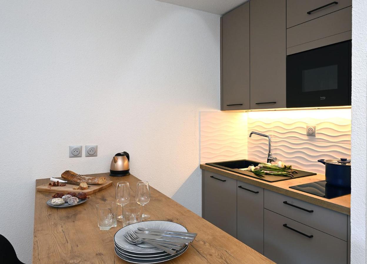 Charmant Studio 2A4 Pers Avec Jardin Et Place De Parking Situe A 5 Min A Pied De La Mer Бандоль Экстерьер фото