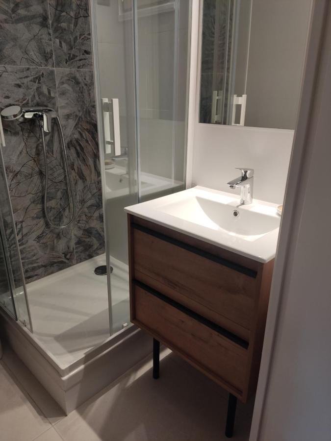 Charmant Studio 2A4 Pers Avec Jardin Et Place De Parking Situe A 5 Min A Pied De La Mer Бандоль Экстерьер фото